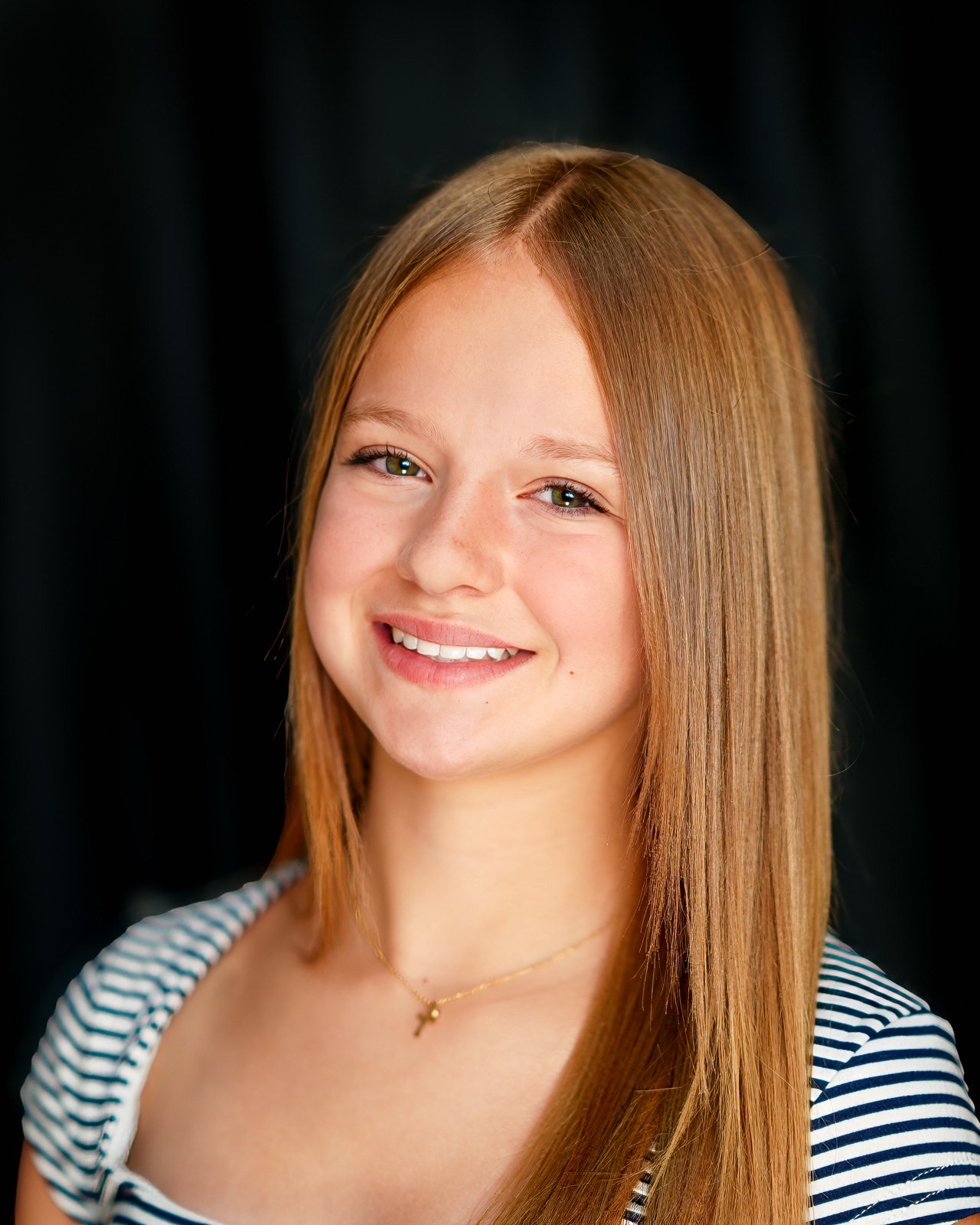 Kellbi, actress headshot photographed in a Las Vegas studio with natural and studio lighting